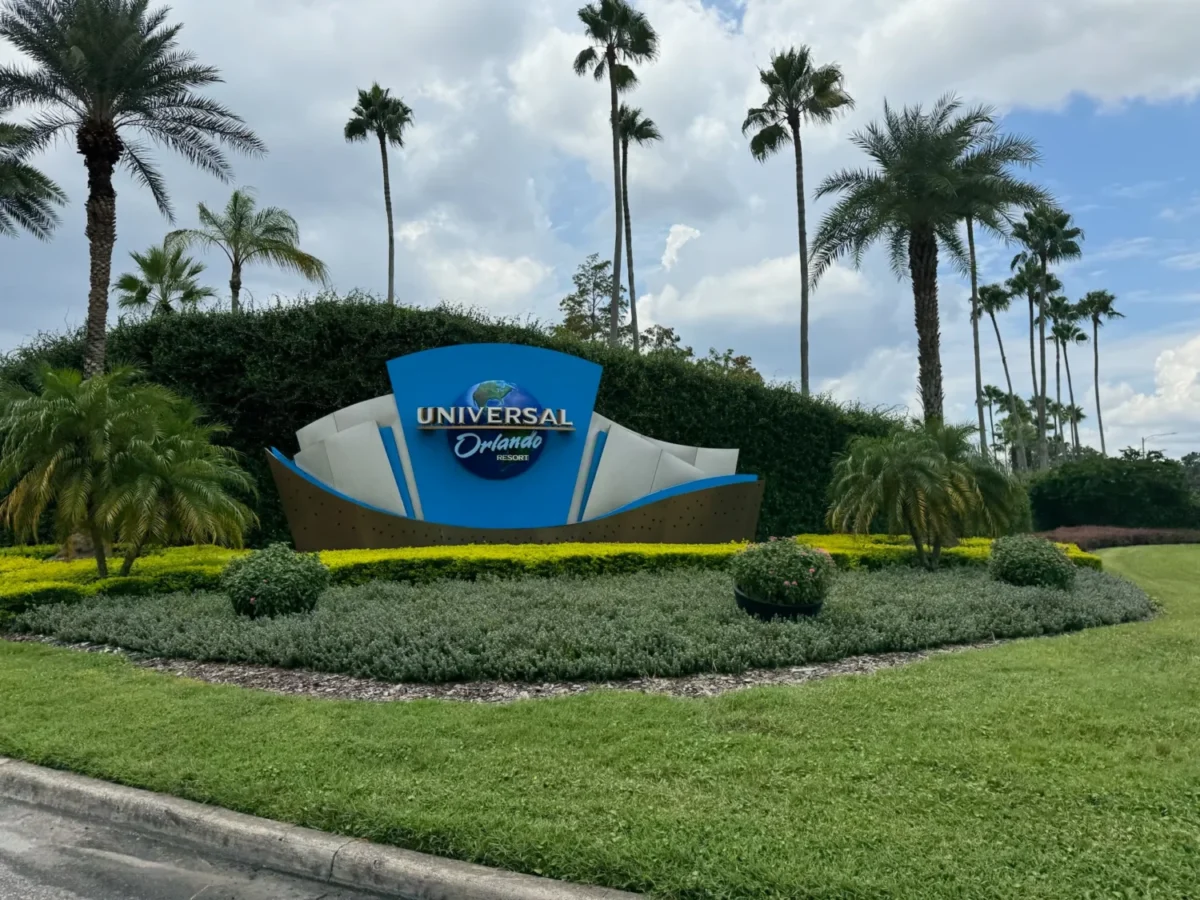 Universal Studios Florida entrance globe