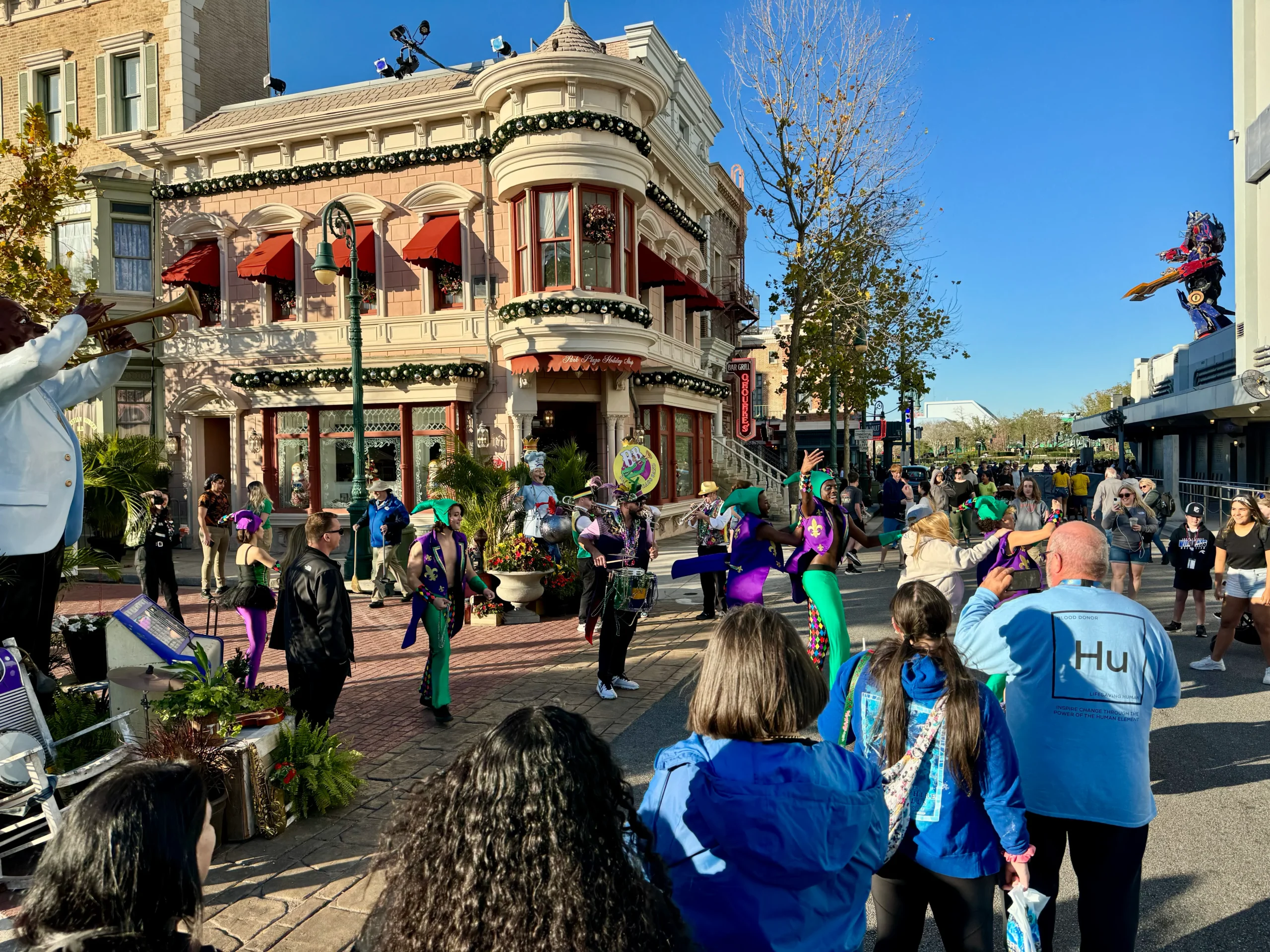 Universal madri gras 2024 4