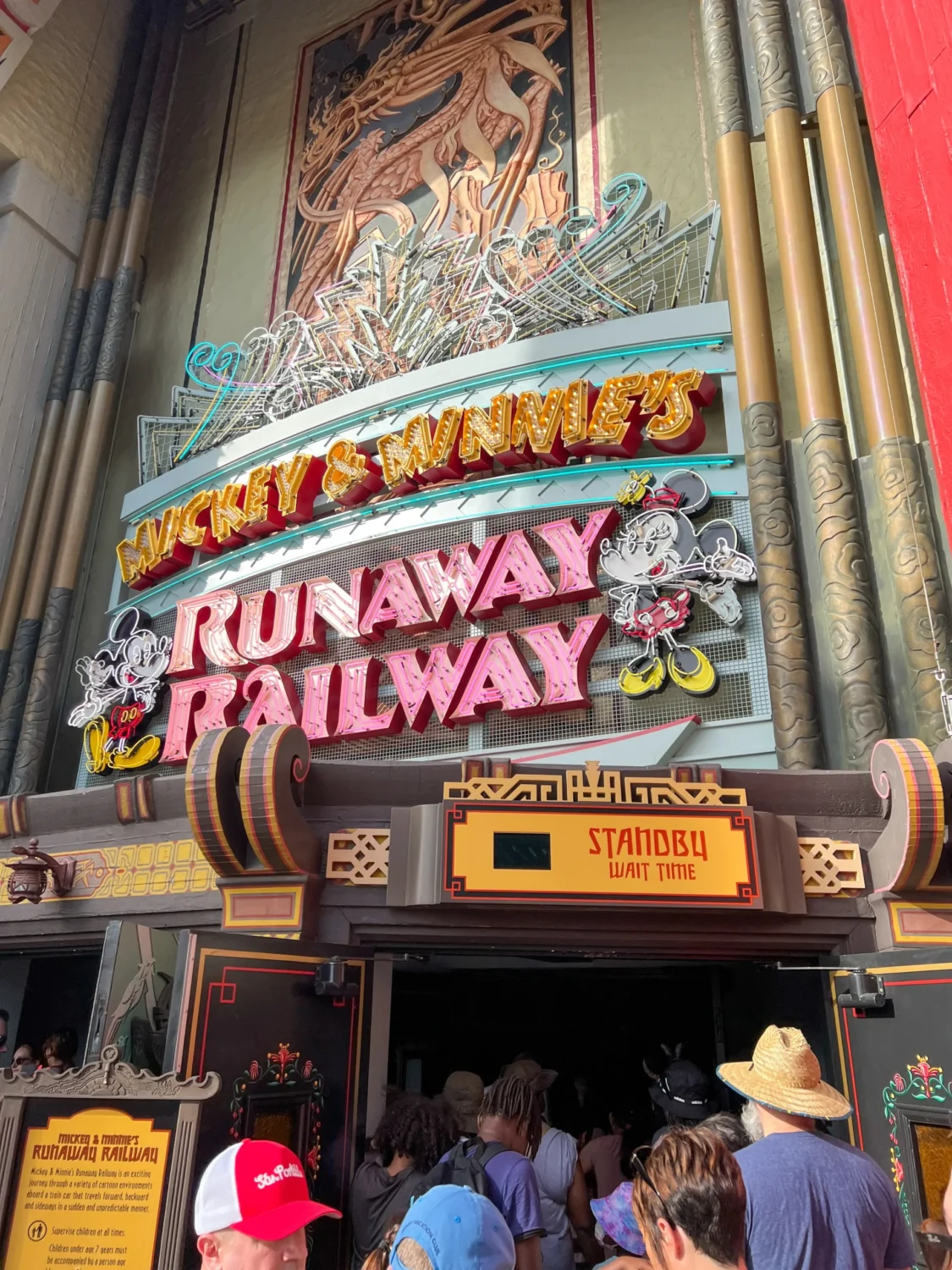 Mickey and minnies runaway 1