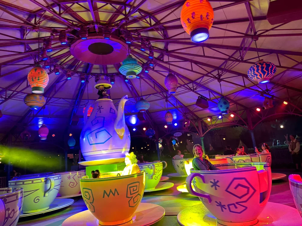 Mickey's Not So Scary Halloween Party, Tea Cups
